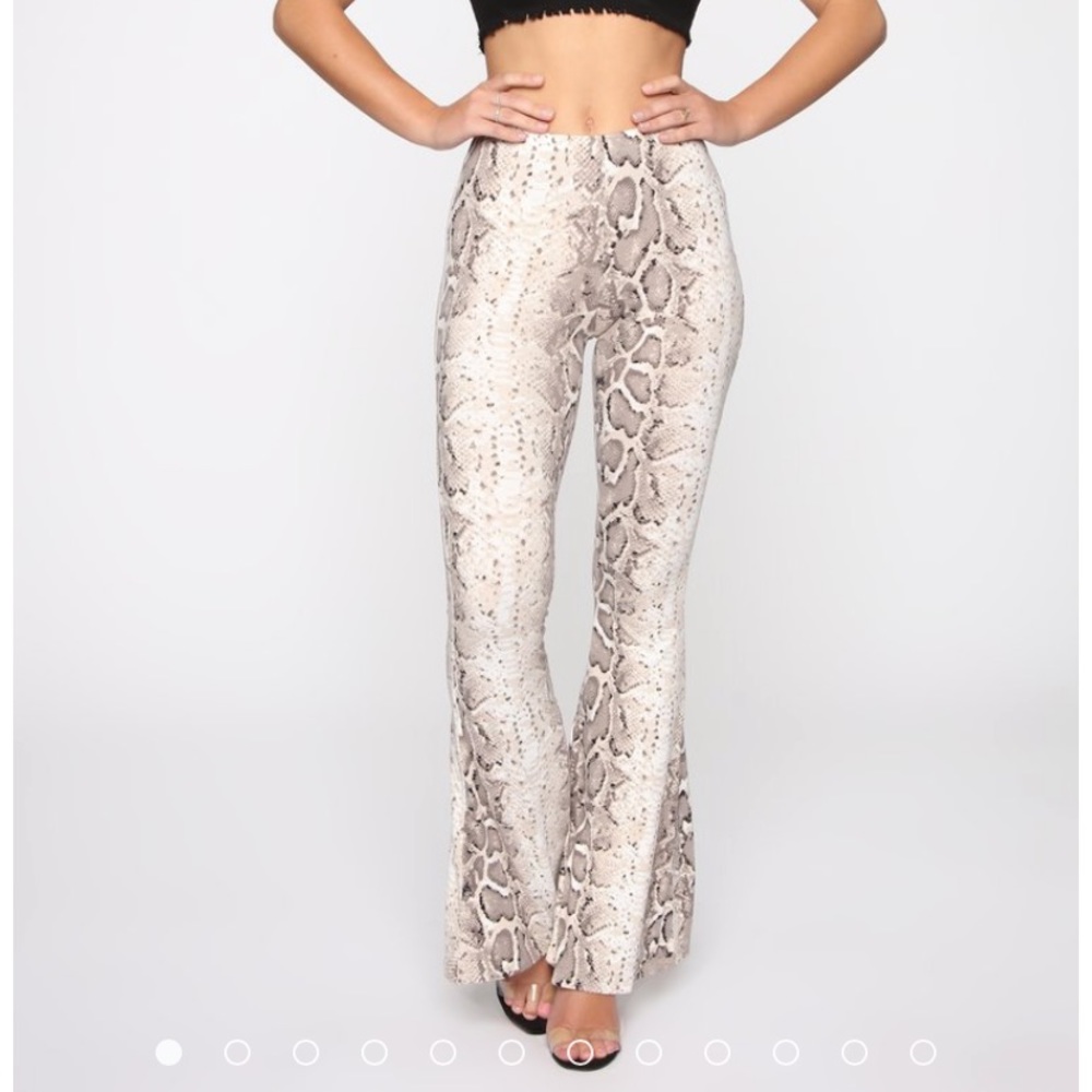 Snakeskin leggings size L